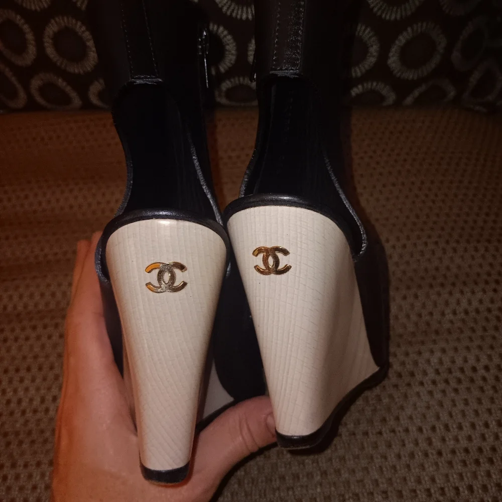 Chanel CC Leather Boots Size 6.5 - Picture 5 of 6